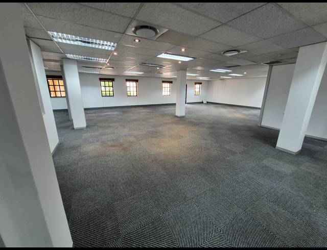 605M² OFFICE TO LET IN SUNNINGHILL